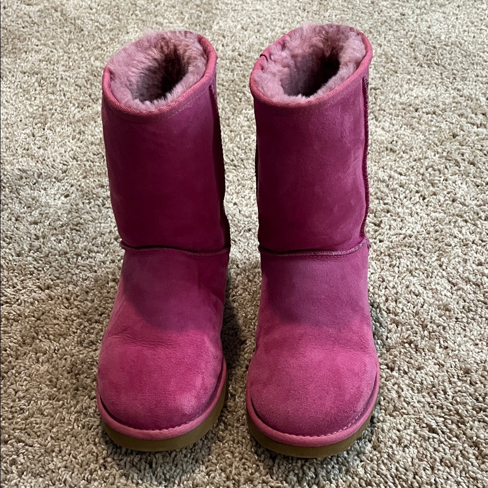 UGG Pink Shearling-Lined Winter Boots (Short)